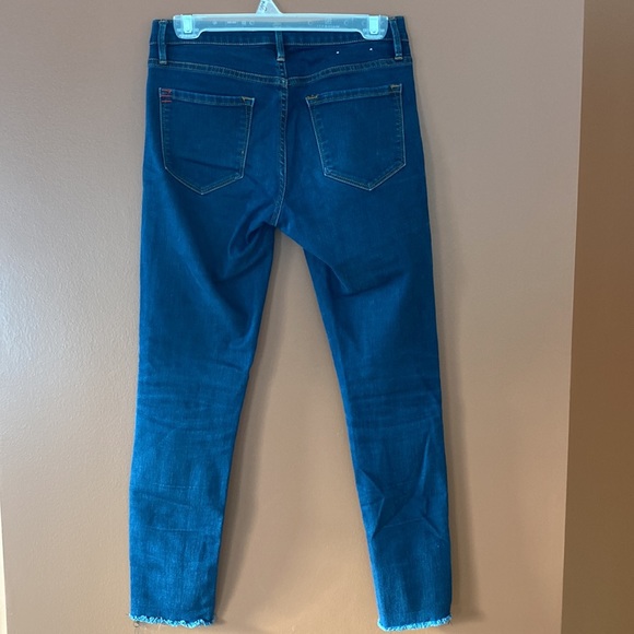 BDG ladies jeans in size 26 with raw edge hem. - Picture 3 of 11